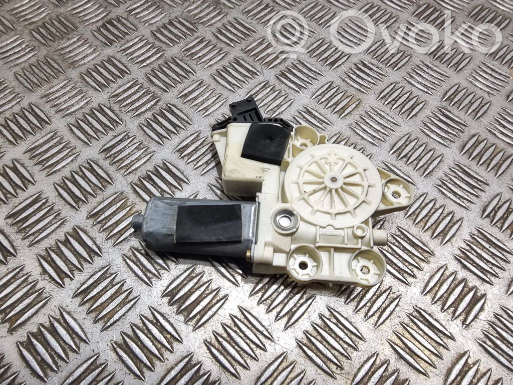 Opel Vectra C Silnik regulatora szyby drzwi przednich 