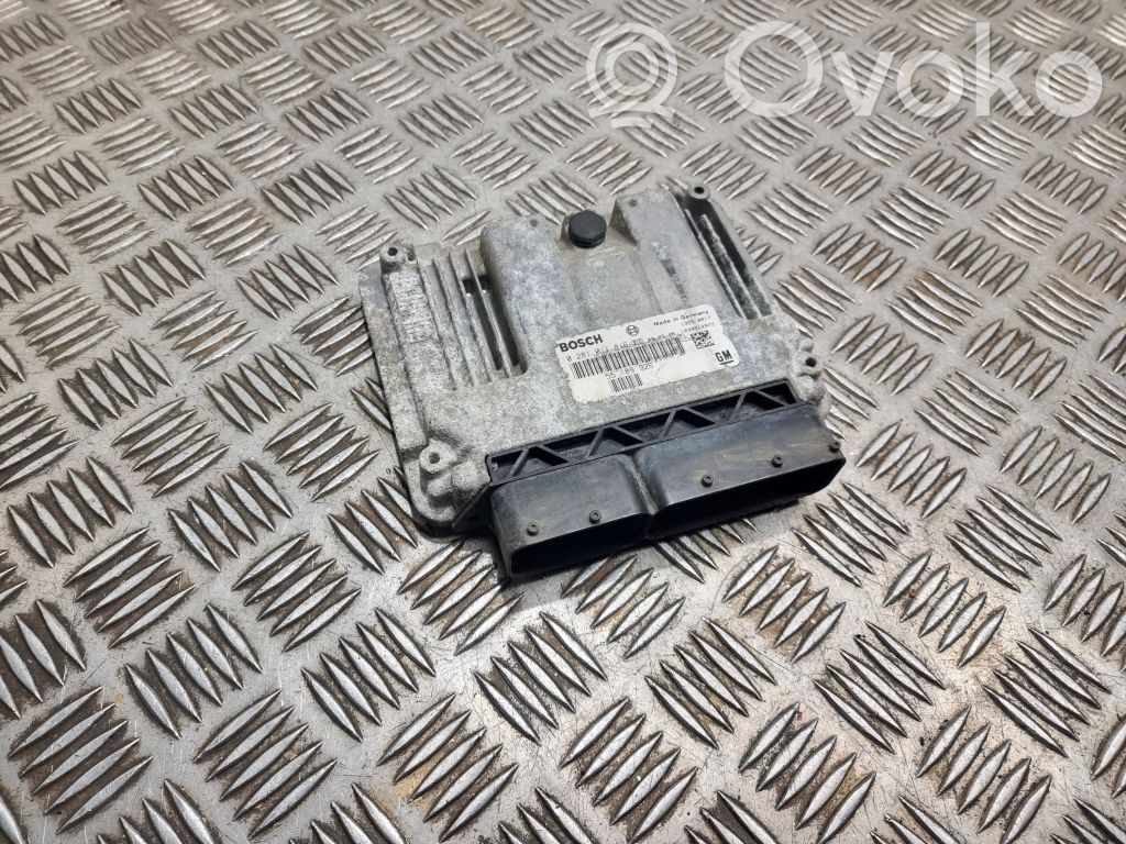 Opel Vectra C Engine control unit/module 