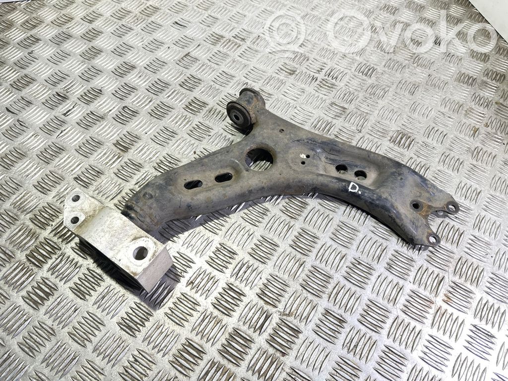 Volkswagen PASSAT B7 Front lower control arm/wishbone 