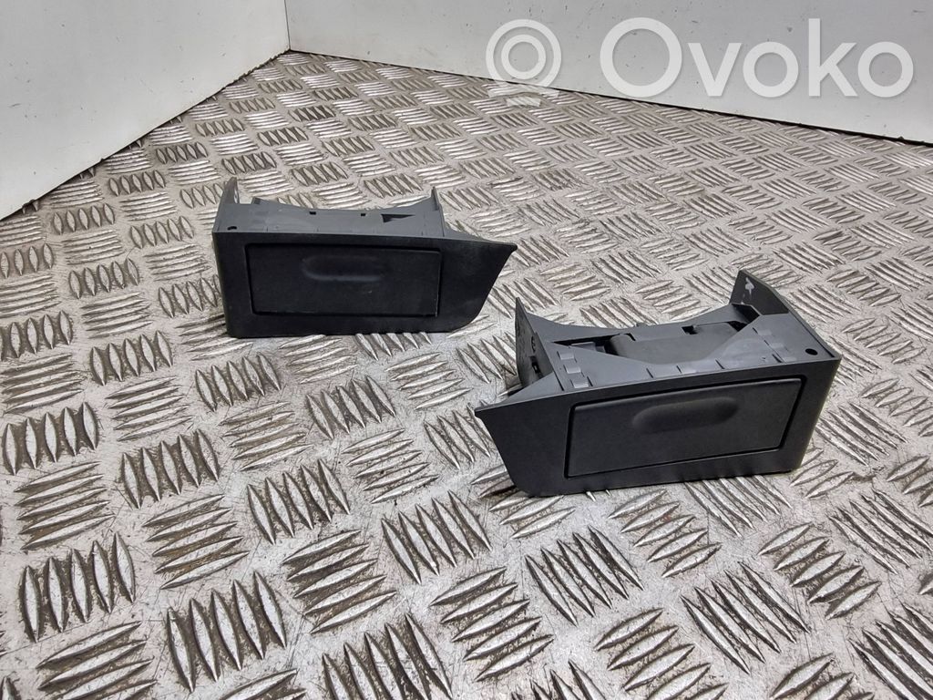 BMW 5 E60 E61 Durų peleninė 