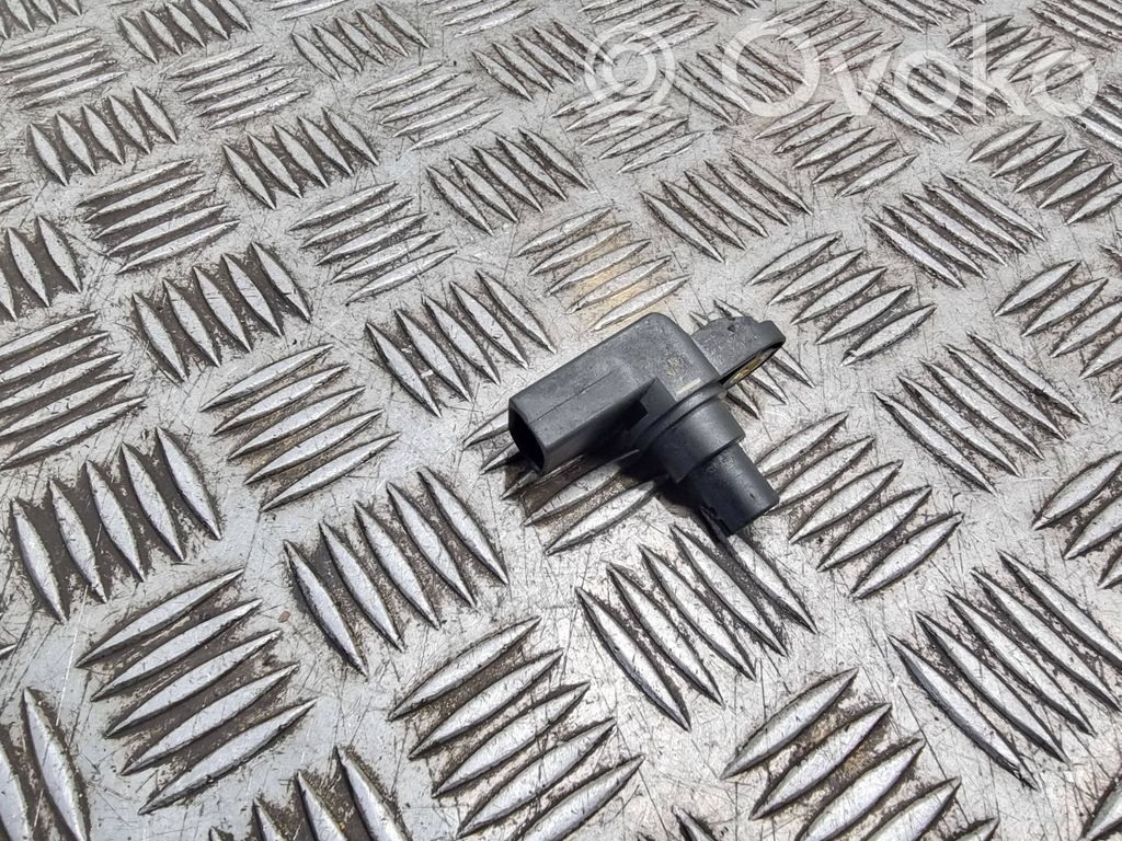 BMW 5 E39 Camshaft position sensor 
