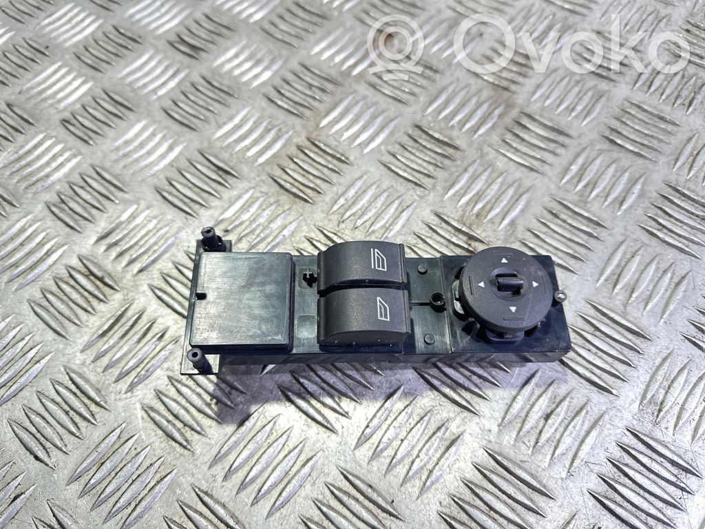 Ford C-MAX I Electric window control switch 