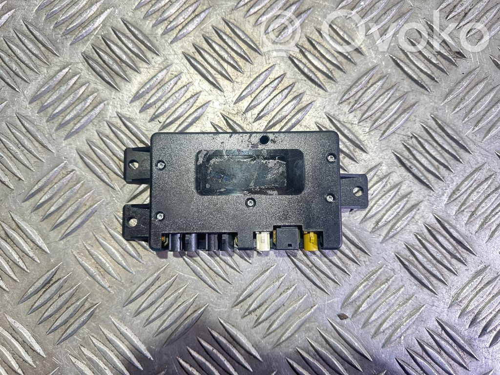 Audi A6 S6 C5 4B Antenos stiprintuvas 