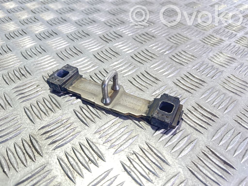 Loading door lock loop/hook striker   4B9827507M