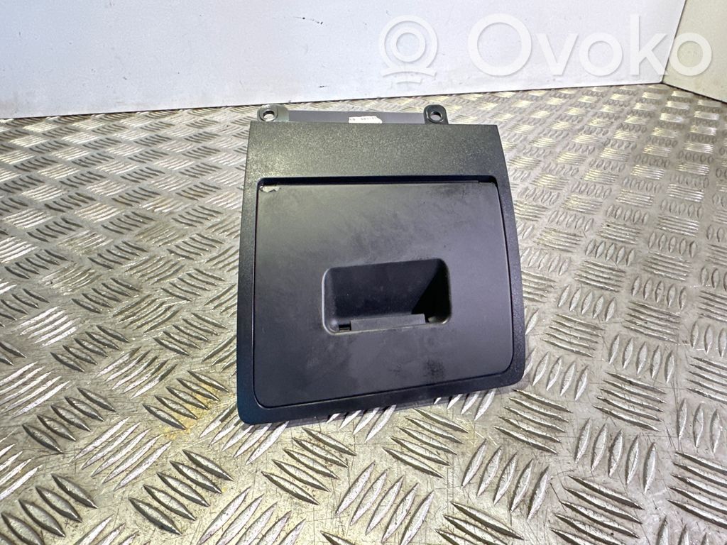 BMW 5 E60 E61 Daiktadėžė 