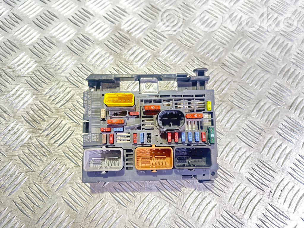 Citroen C4 Grand Picasso Fuse module 