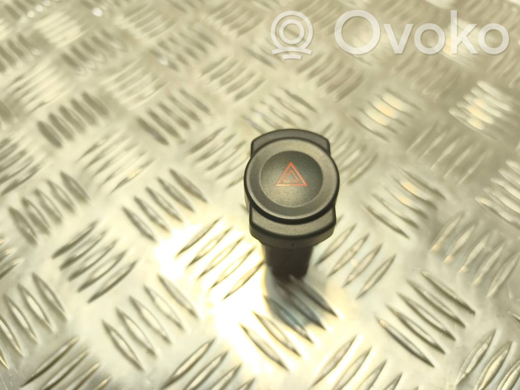 Dacia Duster Hazard light switch 