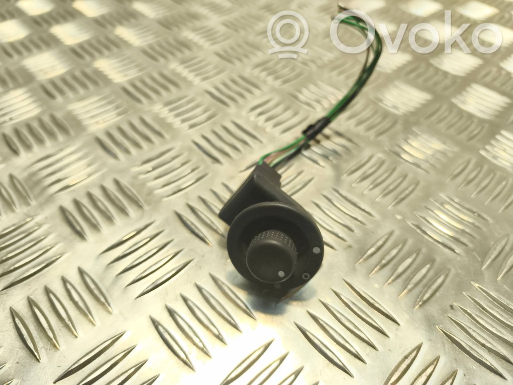Dacia Duster Wing mirror switch 