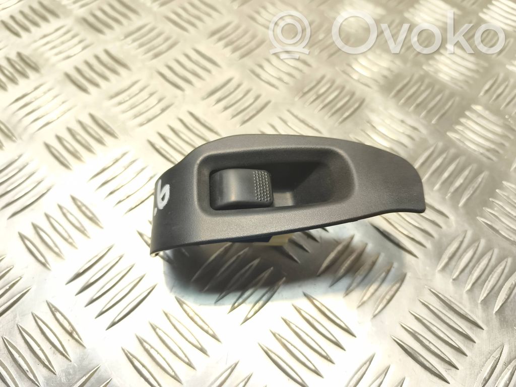 Subaru Legacy Electric window control switch 