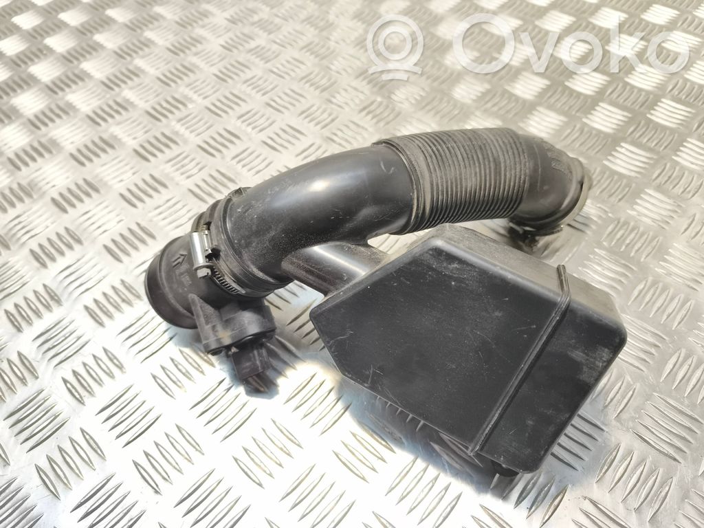 Opel Corsa E Įsiurbimo rezonatorius 