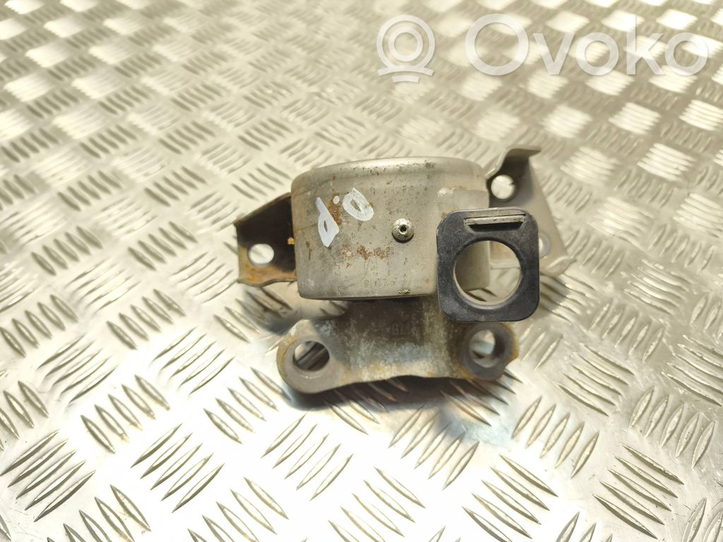 Engine mount bracket   13130739