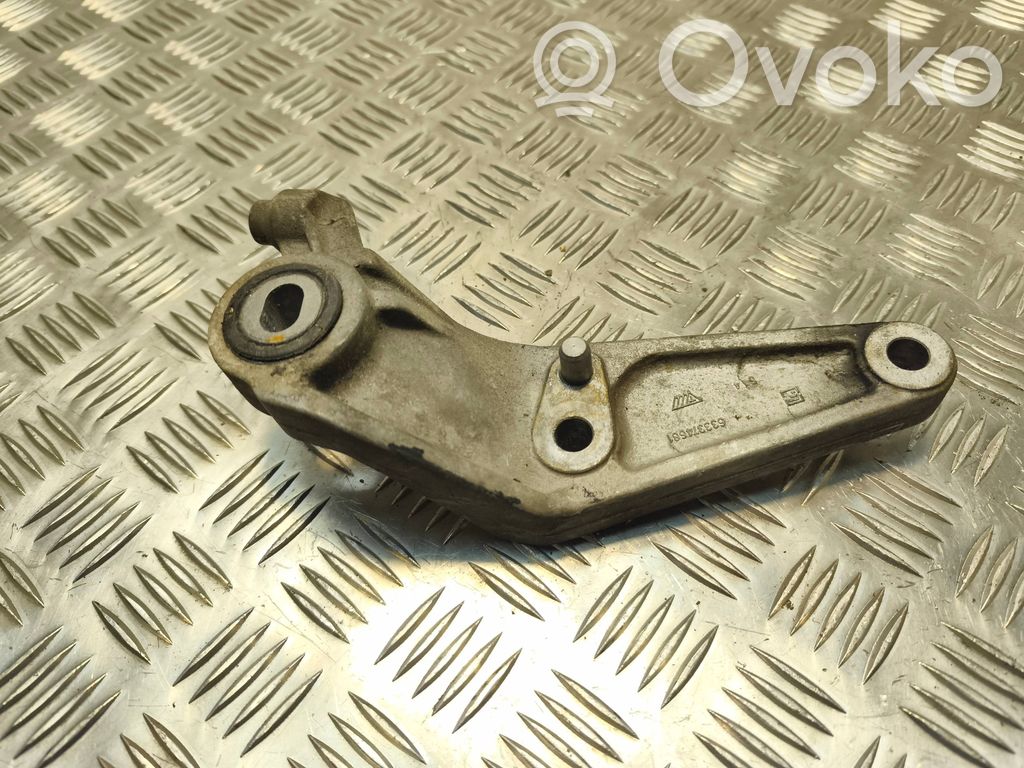 Opel Corsa E Gearbox mounting bracket 