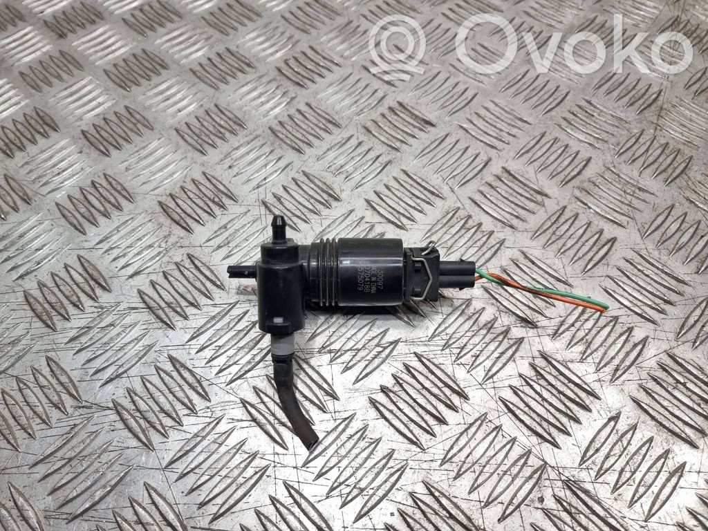 Nissan Note (E11) Windscreen/windshield washer pump 