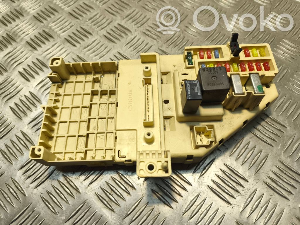 Chrysler Sebring (ST-22 - JR) Fuse module 