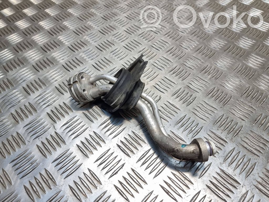 BMW 3 E46 Ilmastointilaitteen putki (A/C) 