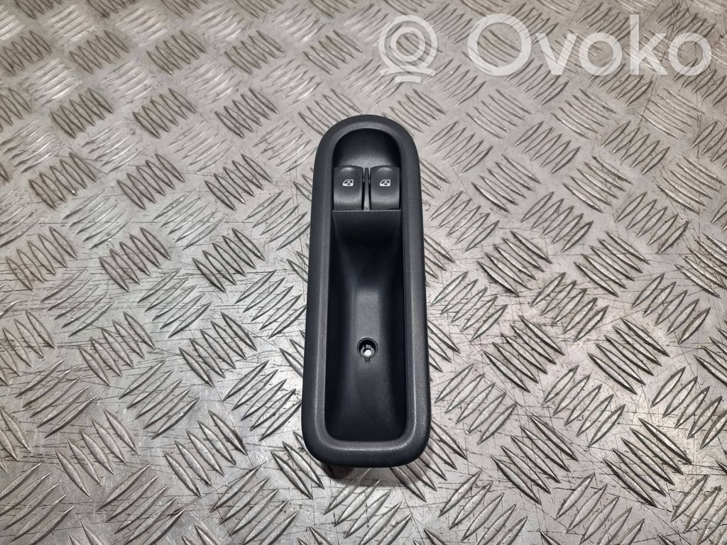 Renault Twingo II Electric window control switch 