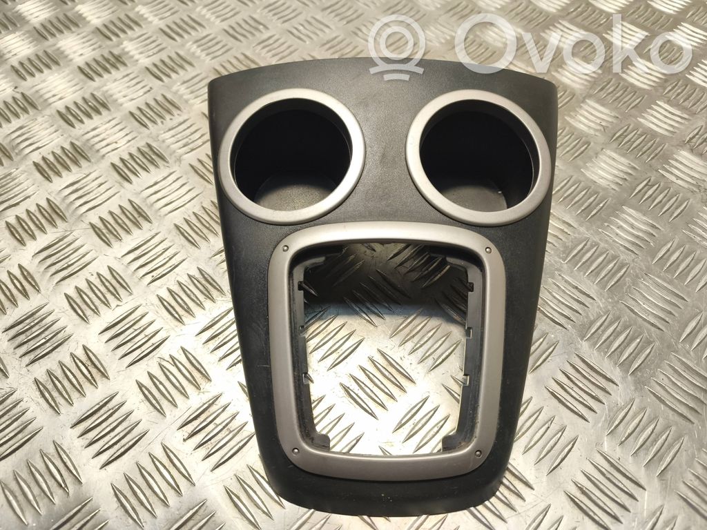 Mazda 2 Cup holder front 