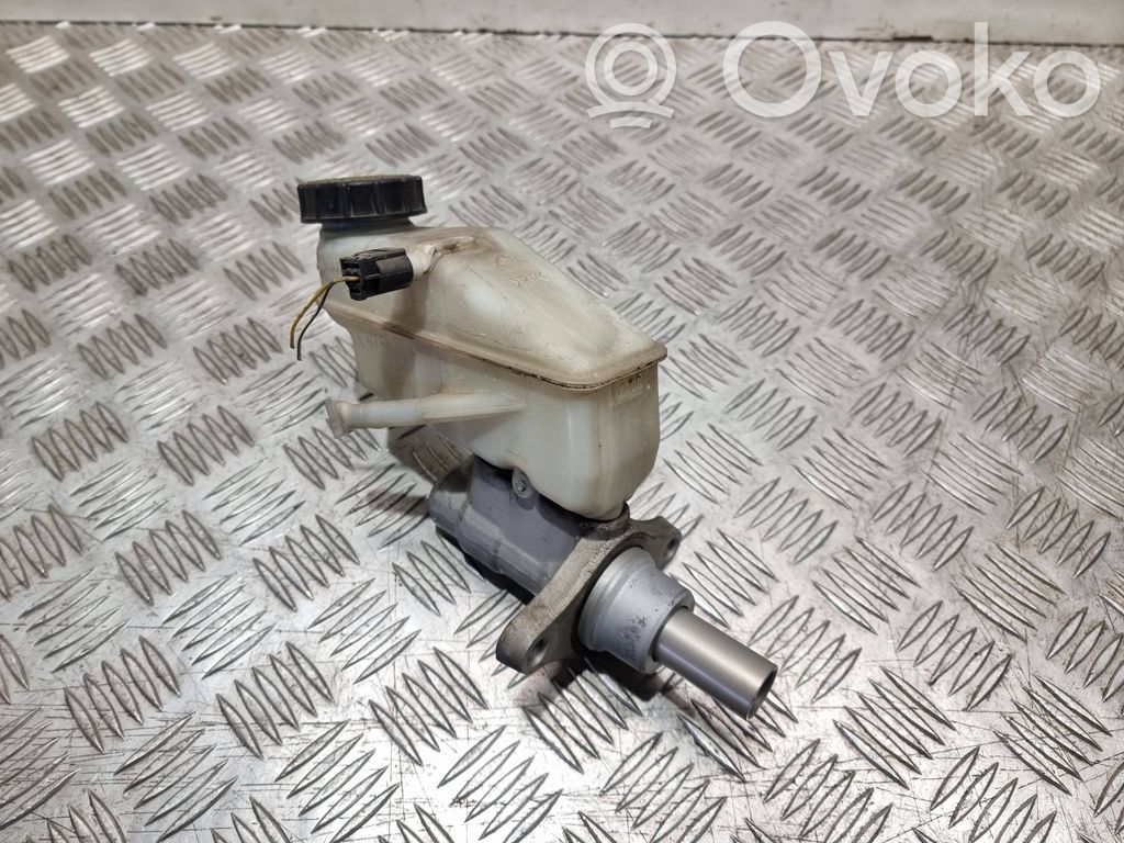 Toyota Yaris Główny cylinder hamulca 