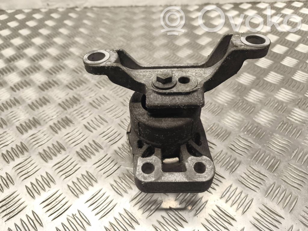 Ford Mondeo MK IV Engine mount bracket 
