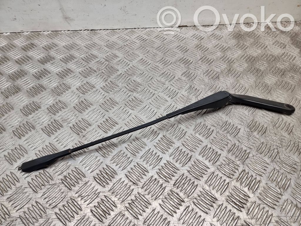 BMW 1 E81 E87 Front wiper blade arm 