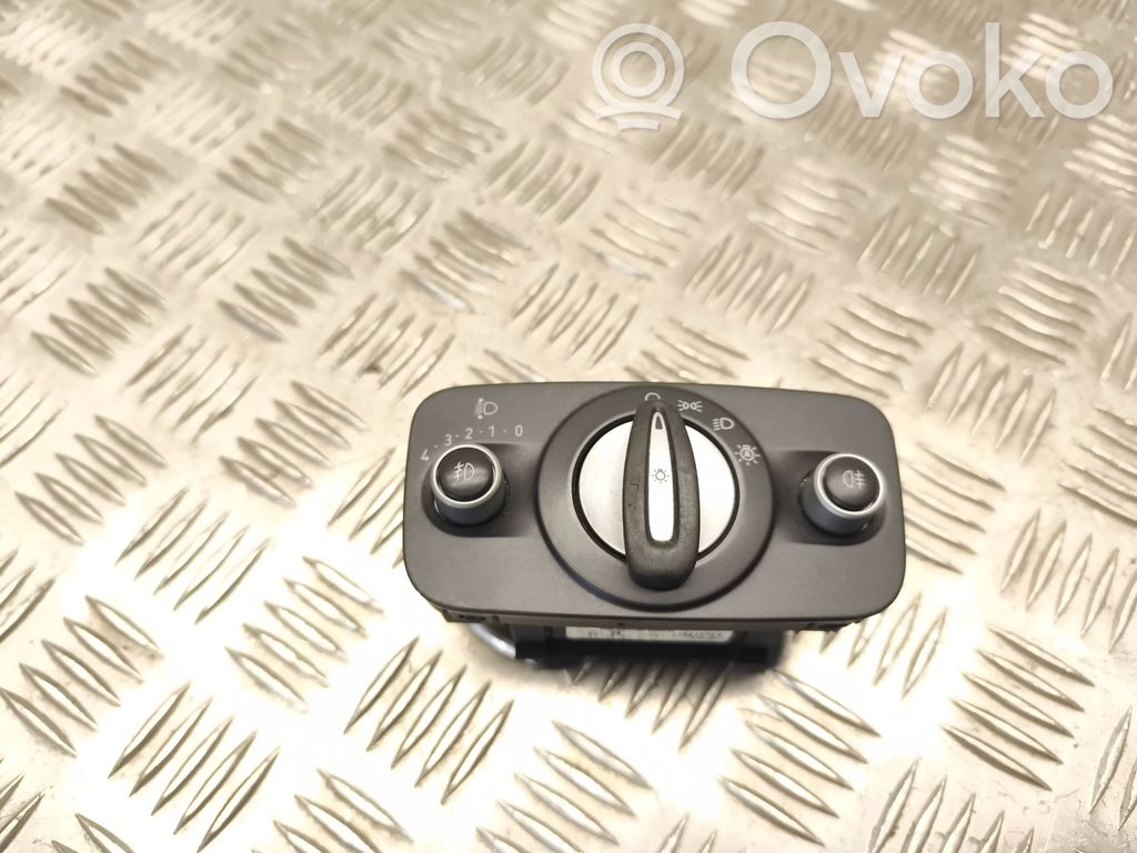 Ford Fiesta Interruptor de luz 