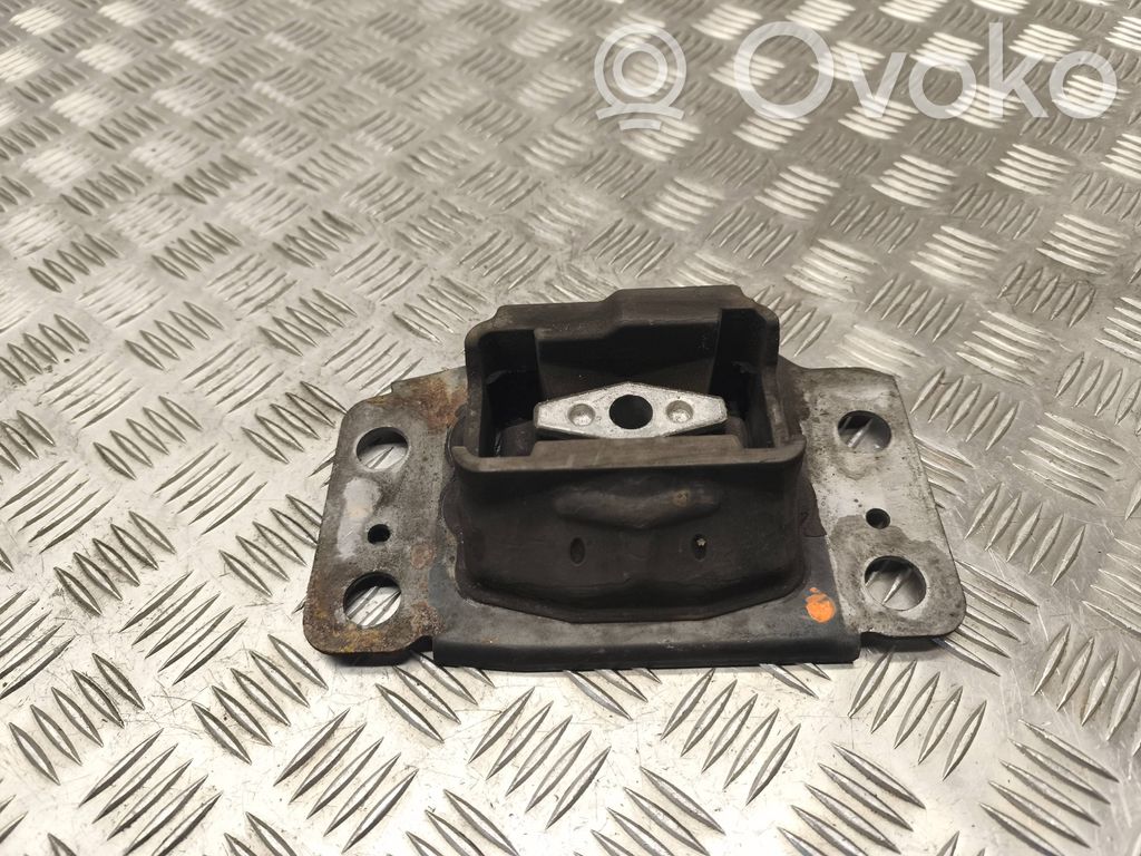 Ford Mondeo MK IV Engine mount bracket 