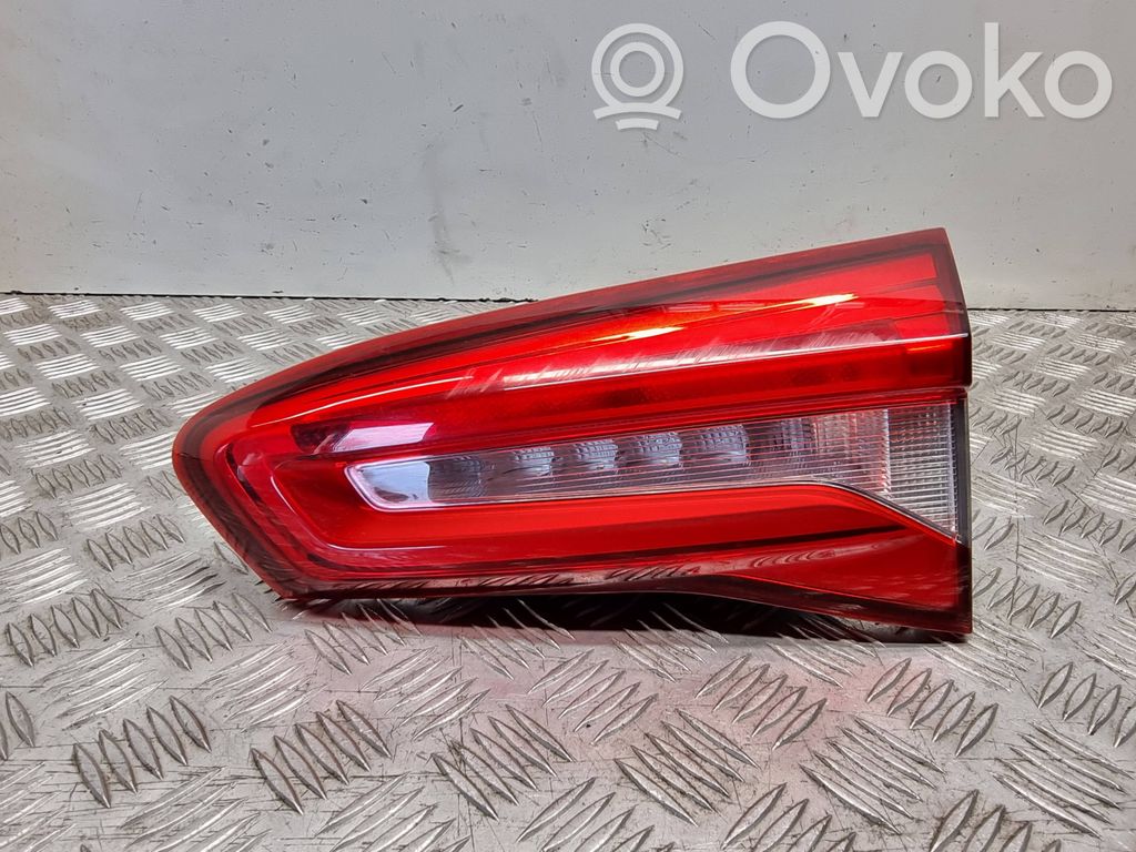 Lampy tylnej klapy bagażnika   JX7B13A602
