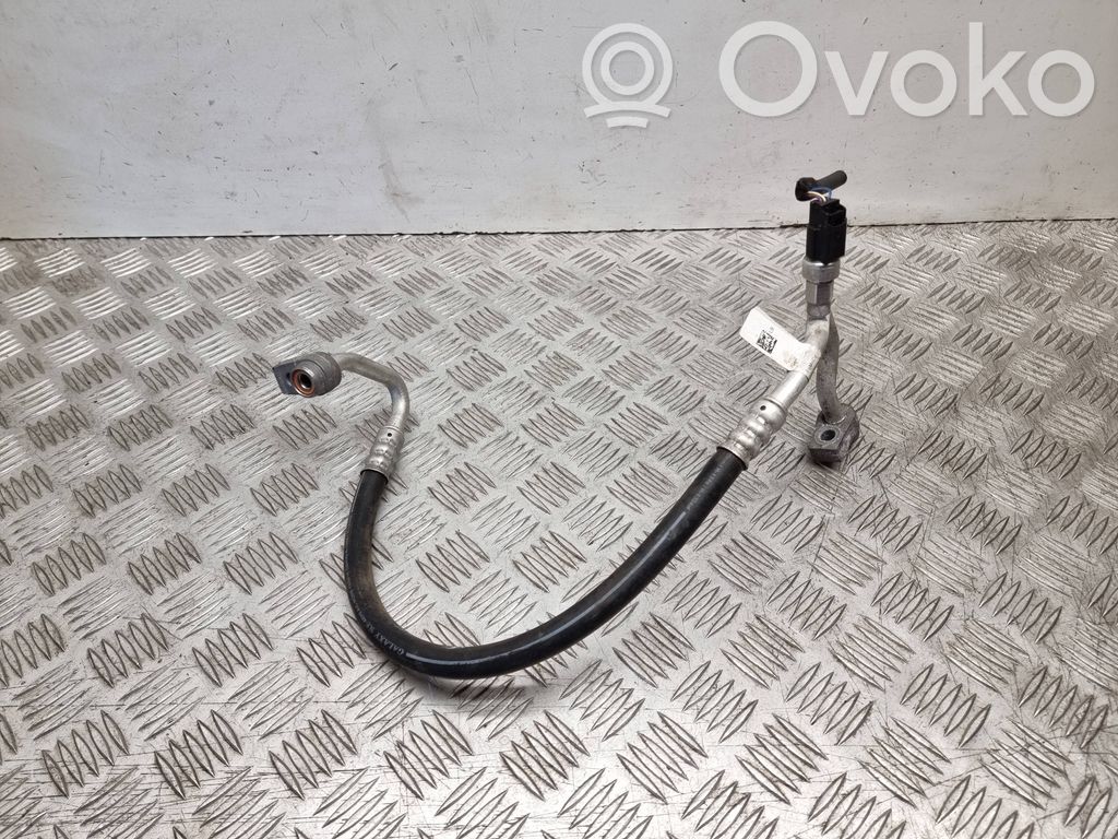 Ford Focus Ilmastointilaitteen putki (A/C) 