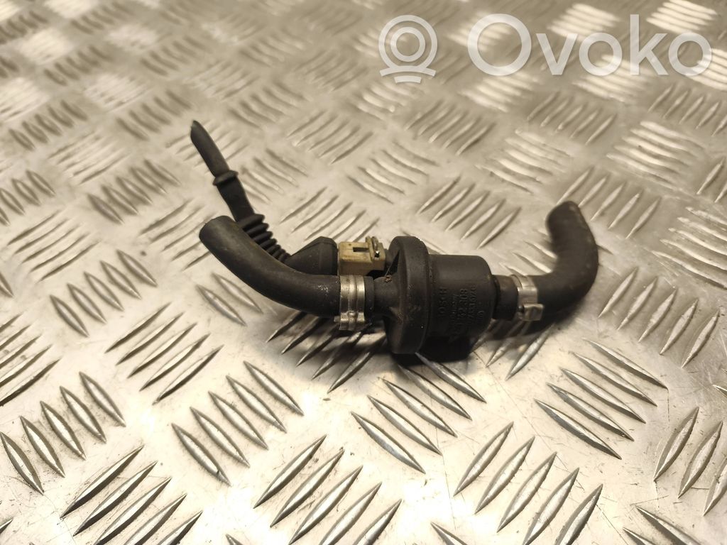 Audi A8 S8 D2 4D Ventil Kraftstofftank 