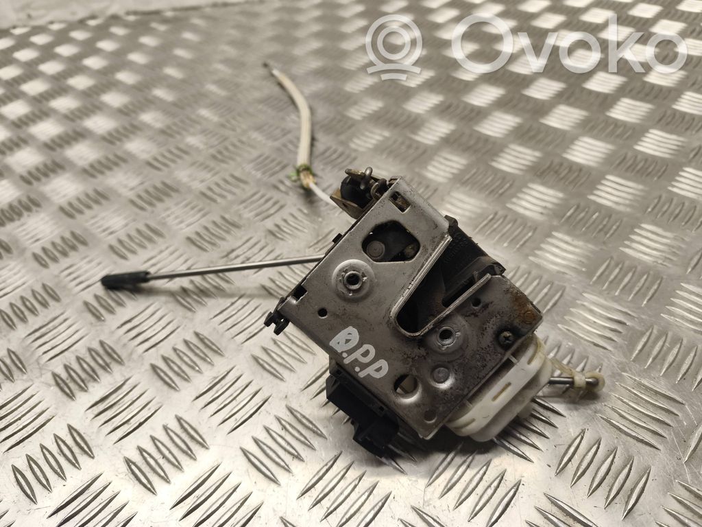 Audi A8 S8 D2 4D Etuoven lukko 