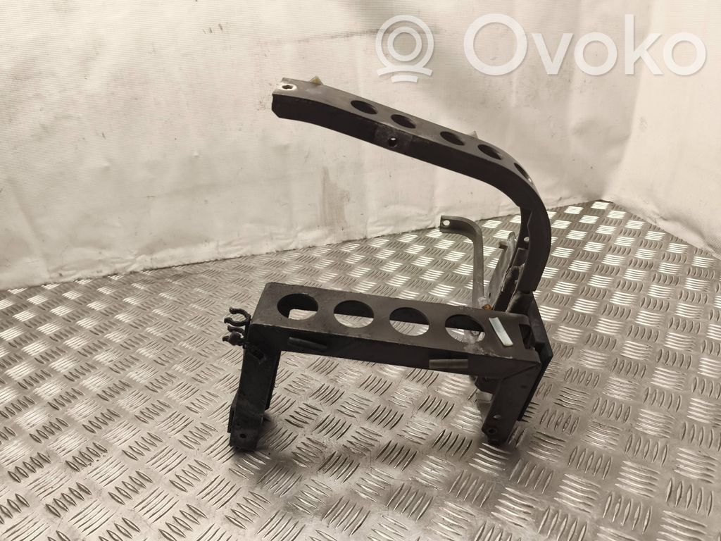 Audi A8 S8 D2 4D Front bumper mounting bracket 