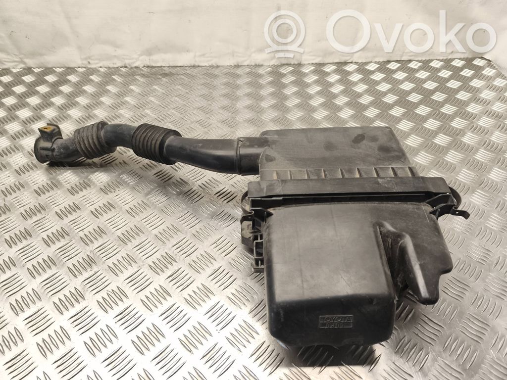 Toyota Yaris Obudowa filtra powietrza 