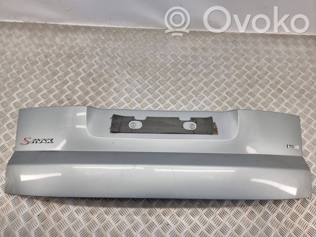Ford S-MAX Tailgate trim 