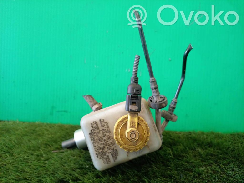 Volkswagen Golf V Brake booster 