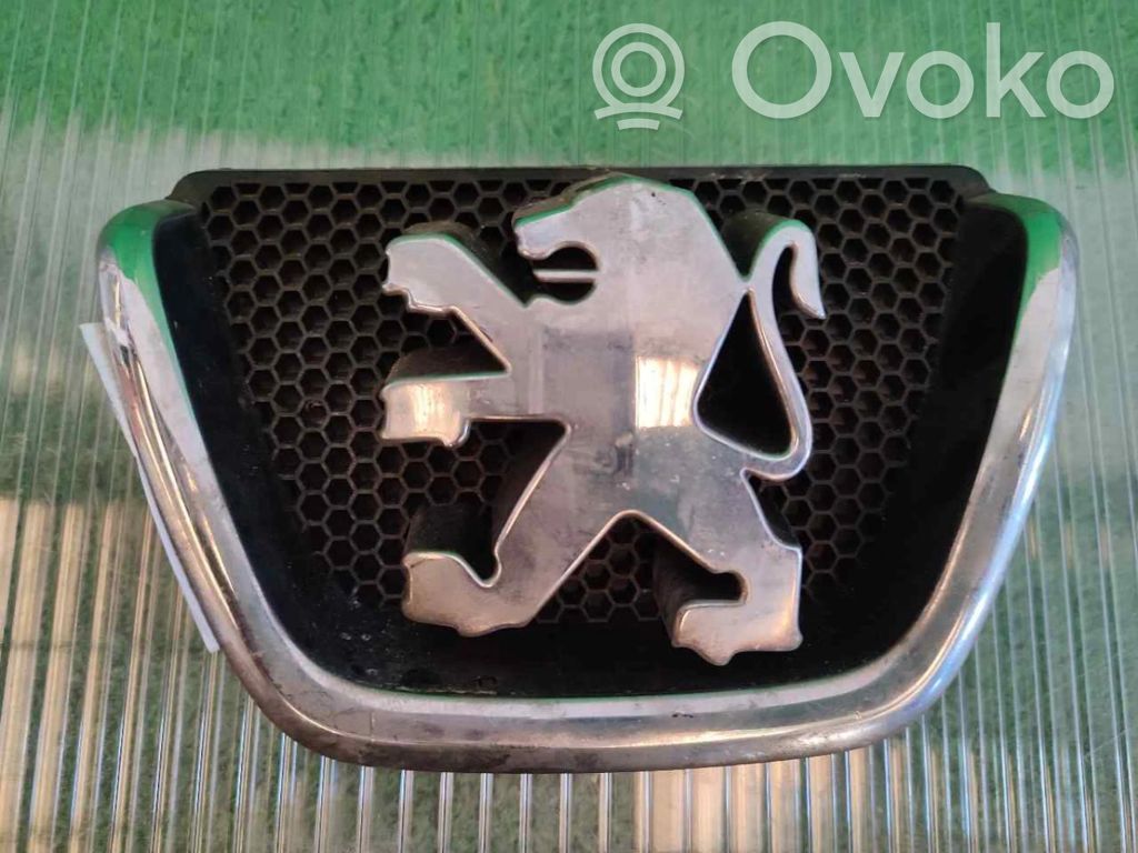 Peugeot 206+ Front grill 