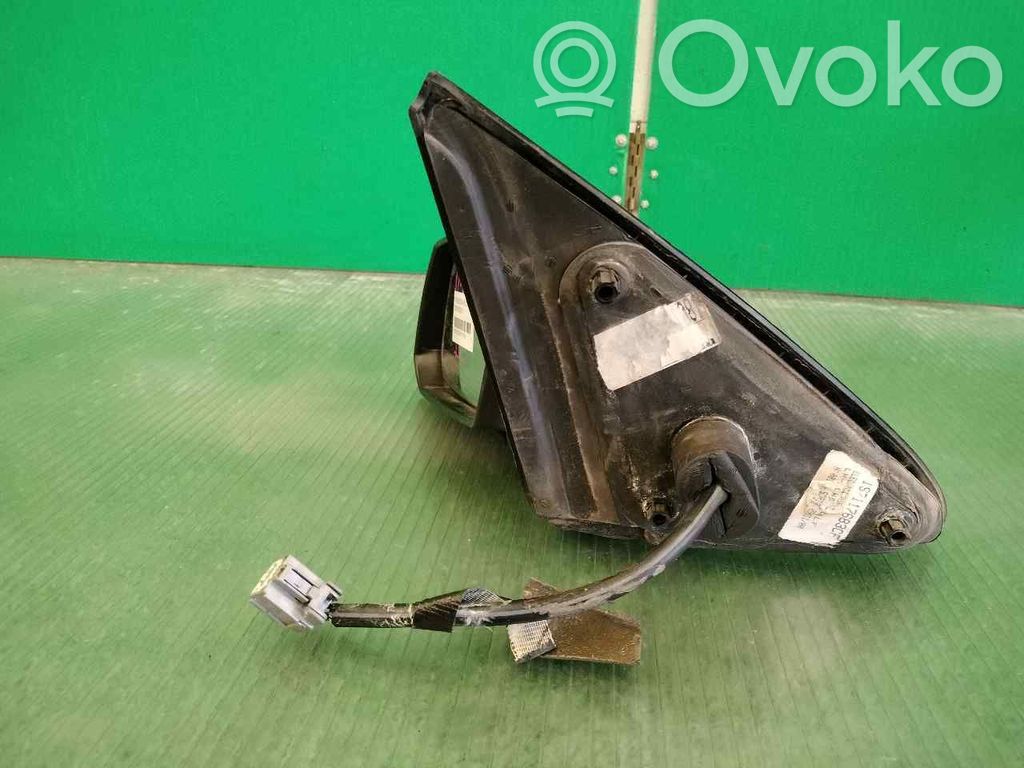 Ford Mondeo Mk III Auton rungon sivu 