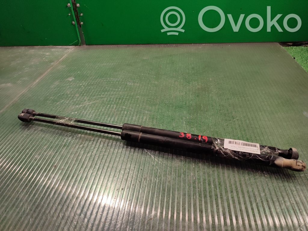 Ford Fiesta Tavaratilan luukun hydrauliikkasarja 
