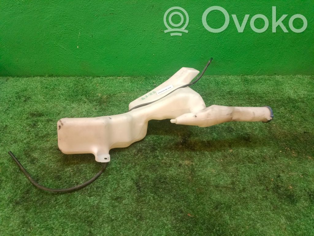 Ford Fiesta Tuulilasinpesimen pesusuutin 