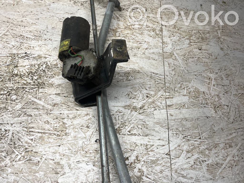 Audi 80 90 B3 Motor y varillaje del limpiaparabrisas delantero 