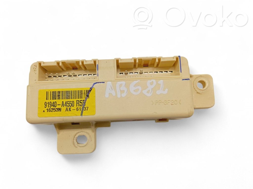 KIA Carens III Module de fusibles 