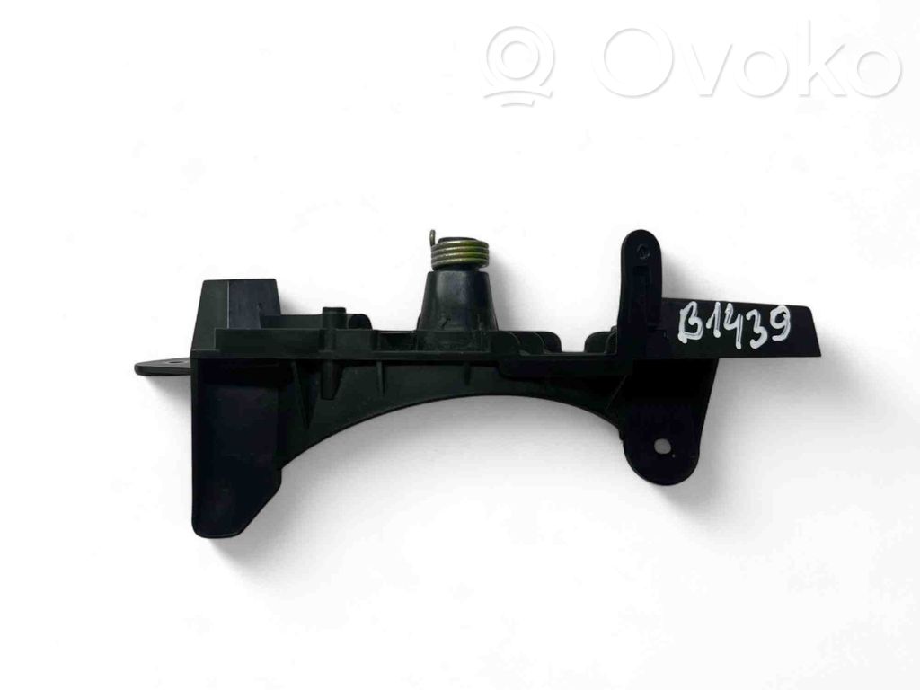Engine bonnet (hood) release handle   7148522