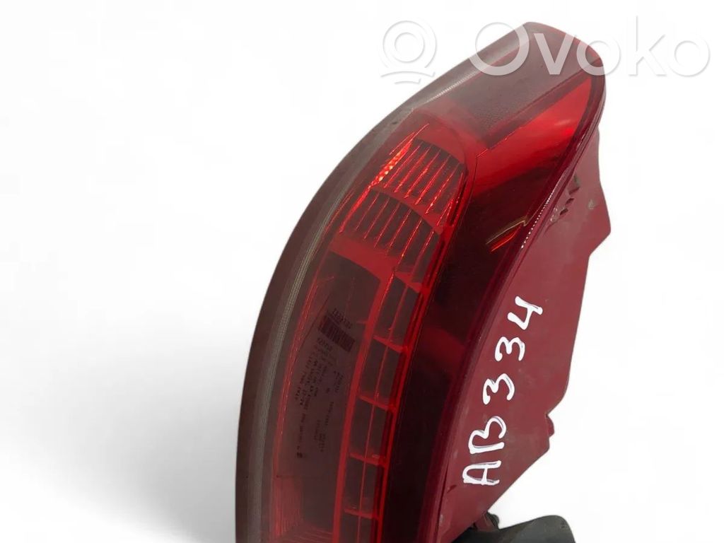 Volkswagen PASSAT B7 Lampa tylna 