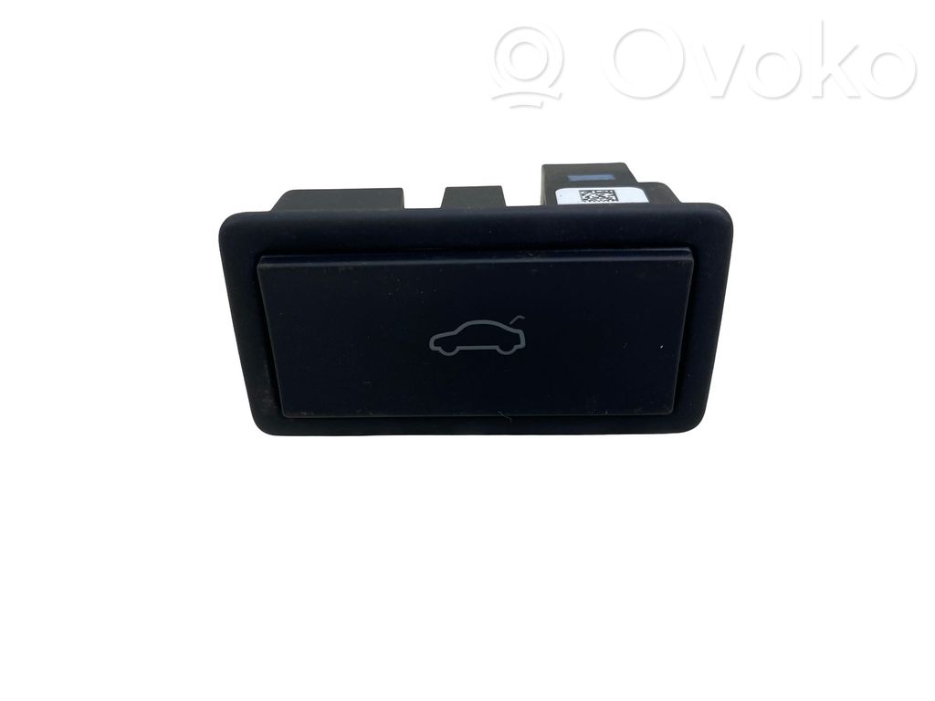 Volkswagen PASSAT B8 Tailgate/boot open switch button 