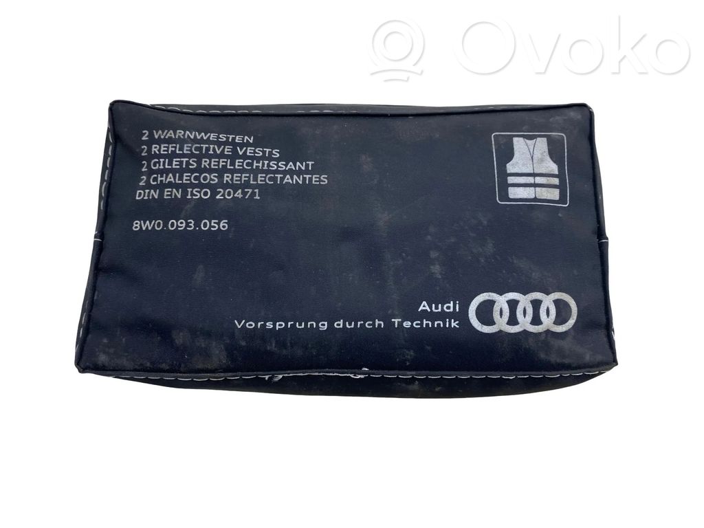 Audi A4 S4 B9 8W Botiquín de primeros auxilios 
