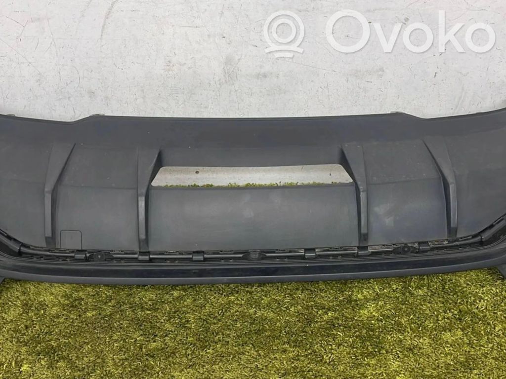 Audi Q3 F3 Moldura inferior del parachoques trasero 