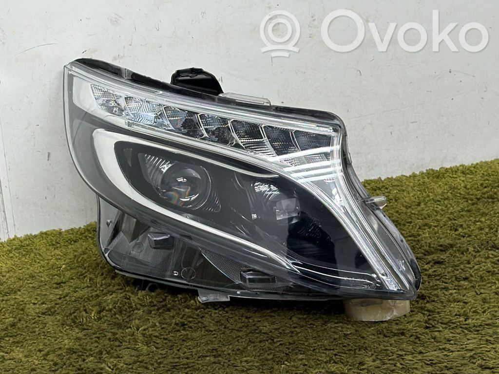 Mercedes-Benz V Class W447 Lampa przednia 