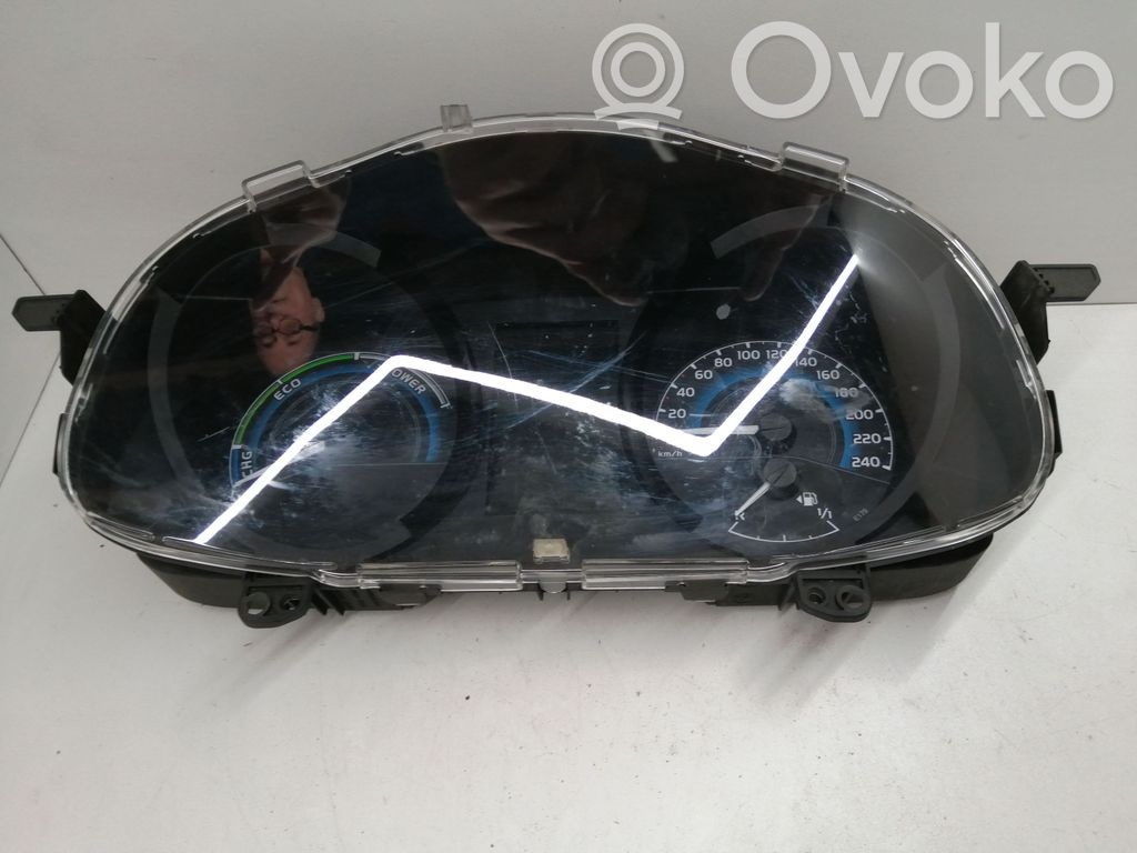 Toyota Auris E180 Licznik / Prędkościomierz 