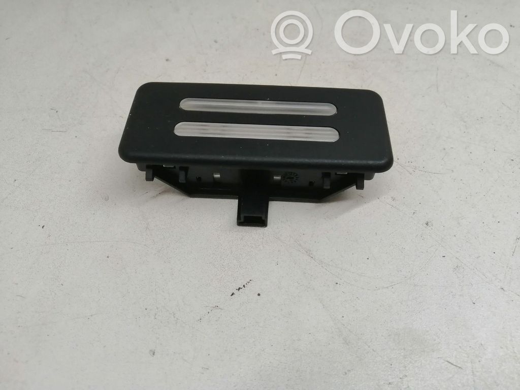 Luz del asiento trasero   155149,160501