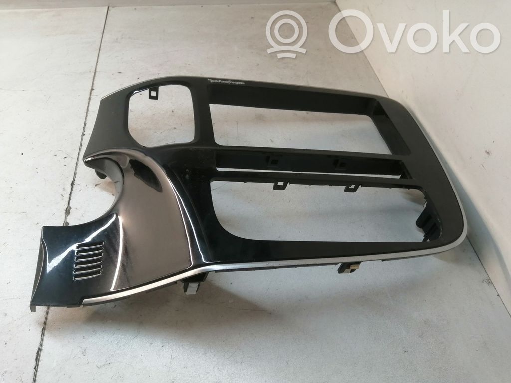 Mitsubishi Outlander Rămă unitate radio/GPS 