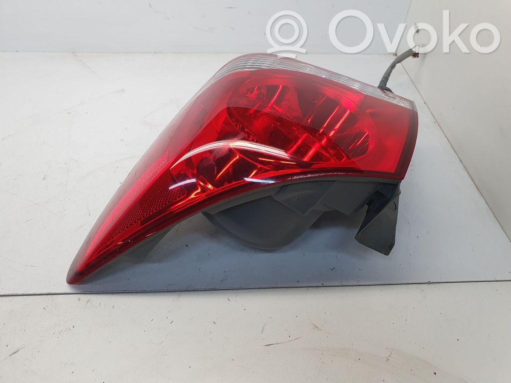 Volkswagen PASSAT B6 Lampa tylna 